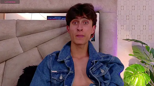 Snapshot of Ithan_Skin chatting on 5, 3, 2026 Ithan Skin online show from 5, 3, 2026