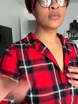 Snapshot of SweeTexasKyn chatting on 6, 1, 2026 SweeTexasKyn online show from 6, 1, 2026