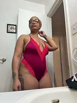 Snapshot of SweeTexasKyn chatting on 25, 4, 2026 SweeTexasKyn online show from 25, 4, 2026