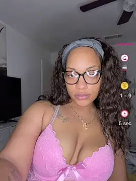 Snapshot of SweeTexasKyn chatting on 26, 4, 2026 SweeTexasKyn online show from 26, 4, 2026