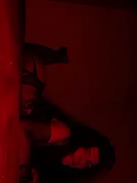 Snapshot of Hellebora chatting on 18, 12, 2025 Hellebora online show from 18, 12, 2025