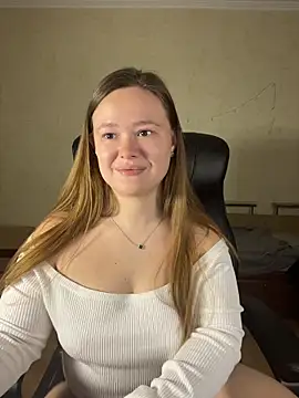 Snapshot of CaramelleSugarr chatting on 8, 4, 2026 CaramelleSugarr online show from 8, 4, 2026