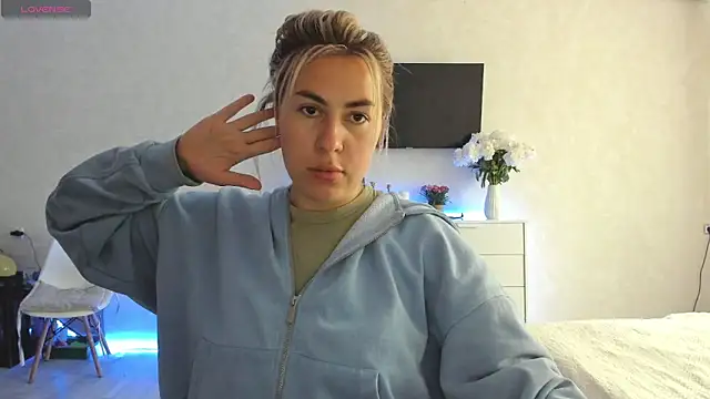 Snapshot of Roxi_Joy chatting on 3, 6, 2026 Roxi Joy online show from 3, 6, 2026