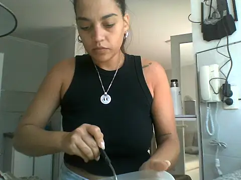 Snapshot of catherinexx1 chatting on 16, 12, 2025 catherinexx1 online show from 16, 12, 2025