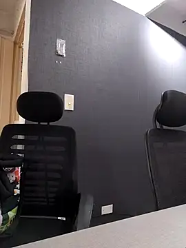 Snapshot of Venuz_Rivers_ chatting on 17, 12, 2025 Venuz Rivers online show from 17, 12, 2025