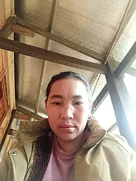 Snapshot of shy-jan chatting on 17, 12, 2025 shy-jan online show from 17, 12, 2025