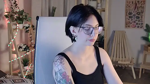 Snapshot of ElenaSomerhalder chatting on 11, 1, 2026 ElenaSomerhalder online show from 11, 1, 2026