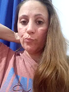 Snapshot of SofiEsteves chatting on 18, 12, 2025 SofiEsteves online show from 18, 12, 2025