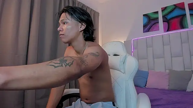 Snapshot of AndyKings_1 chatting on 6, 4, 2026 AndyKings 1 online show from 6, 4, 2026