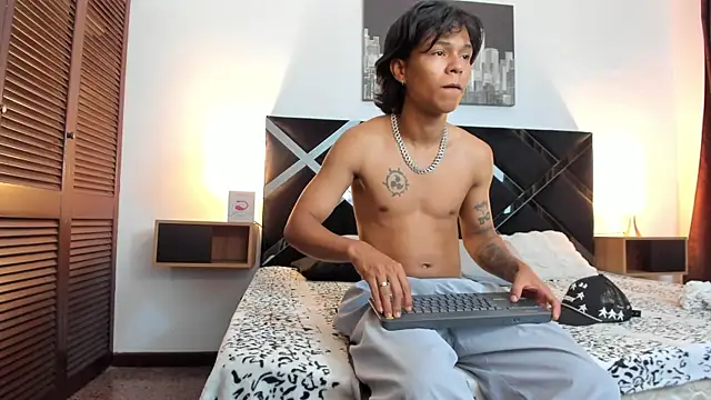 Snapshot of AndyKings_1 chatting on 7, 4, 2026 AndyKings 1 online show from 7, 4, 2026