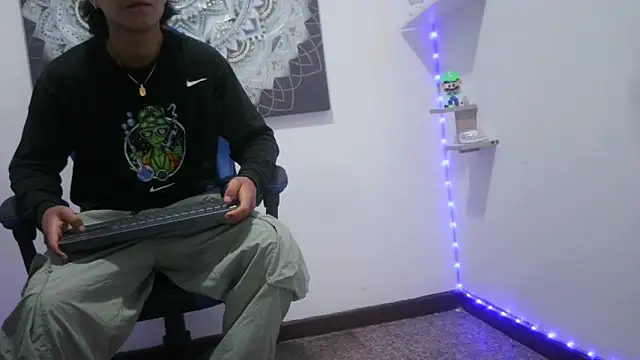 Snapshot of AndyKings_1 chatting on 13, 4, 2026 AndyKings 1 online show from 13, 4, 2026