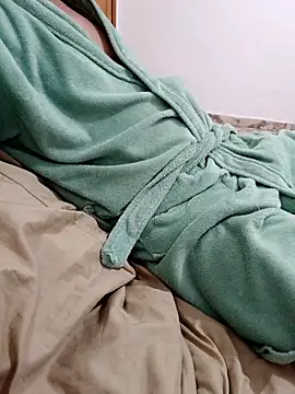 Snapshot of HotJXS chatting on 17, 12, 2025 HotJXS online show from 17, 12, 2025