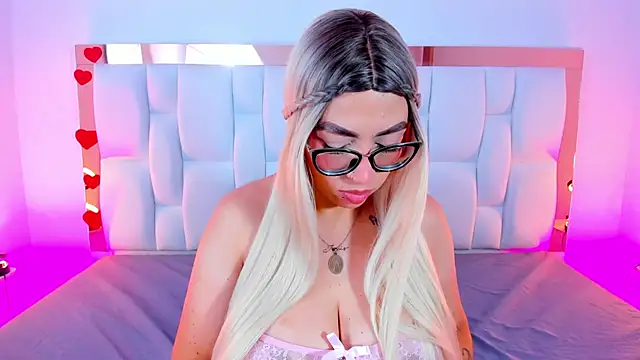 CamilleJuicy  online show from 19, 3, 2026