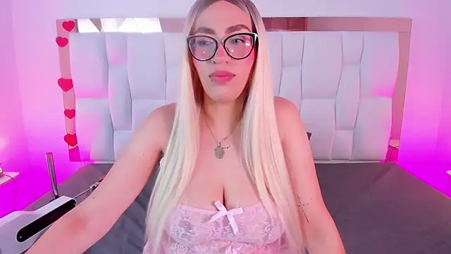 CamilleJuicy  online show from 6, 4, 2026