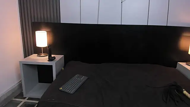 Snapshot of PamelaRed_ chatting on 17, 12, 2025 PamelaRed online show from 17, 12, 2025