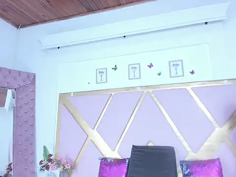 ShantallFoxxie online show from 21, 12, 2025