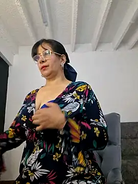 Snapshot of christy_ant chatting on 6, 4, 2026 christy ant online show from 6, 4, 2026