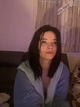 Snapshot of Mmebouhoups chatting on 22, 12, 2025 Mmebouhoups online show from 22, 12, 2025