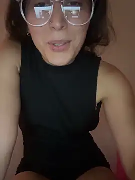 Snapshot of LatinDoll8 chatting on 28, 4, 2026 LatinDoll8 online show from 28, 4, 2026