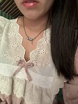 Beesex 02 online show from 18, 12, 2025