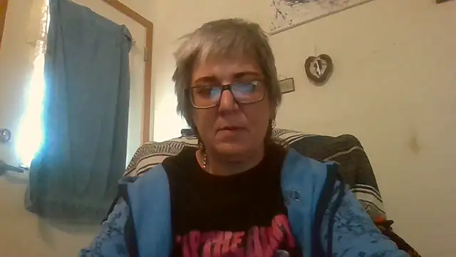 Snapshot of becky1111 chatting on 5, 5, 2026 becky1111 online show from 5, 5, 2026