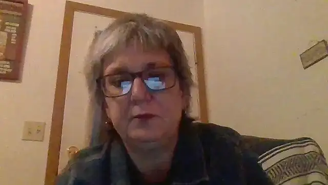 Snapshot of becky1111 chatting on 7, 5, 2026 becky1111 online show from 7, 5, 2026