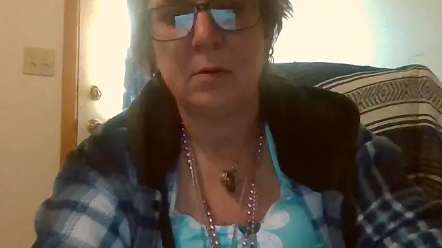 Snapshot of becky1111 chatting on 9, 5, 2026 becky1111 online show from 9, 5, 2026