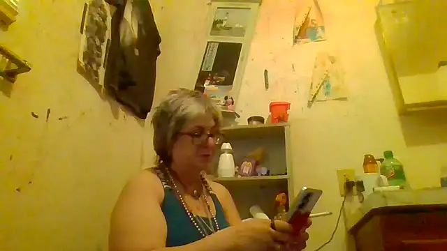 Snapshot of becky1111 chatting on 11, 5, 2026 becky1111 online show from 11, 5, 2026