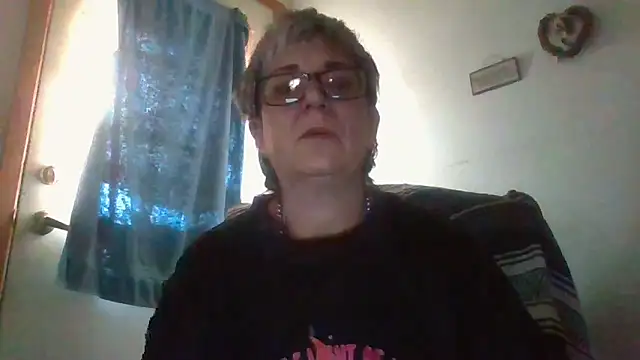 Snapshot of becky1111 chatting on 12, 5, 2026 becky1111 online show from 12, 5, 2026