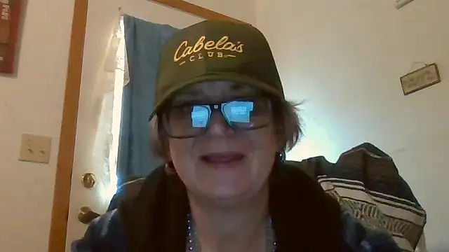 Snapshot of becky1111 chatting on 14, 5, 2026 becky1111 online show from 14, 5, 2026