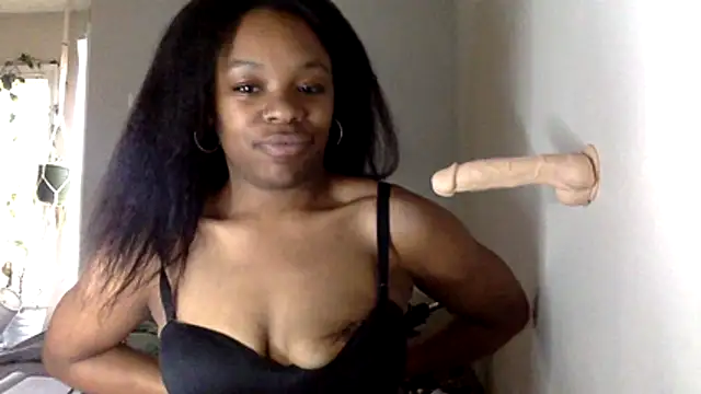Snapshot of Shygirlymo chatting on 18, 12, 2025 Shygirlymo online show from 18, 12, 2025