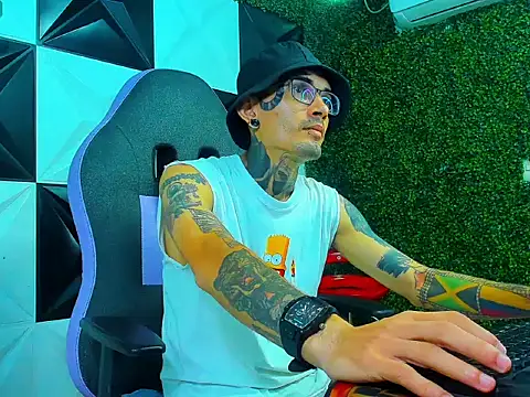 Snapshot of Boy_tatto77 chatting on 19, 3, 2026 Boy tatto77 online show from 19, 3, 2026