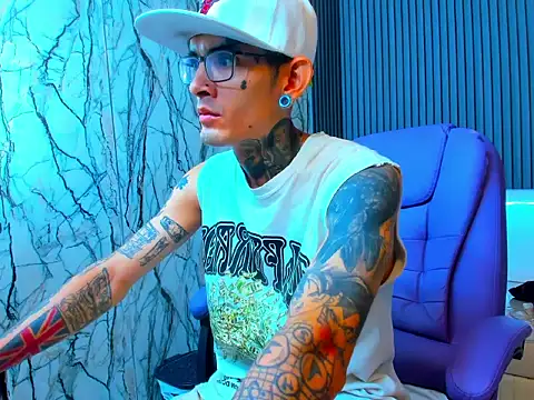 Snapshot of Boy_tatto77 chatting on 26, 3, 2026 Boy tatto77 online show from 26, 3, 2026