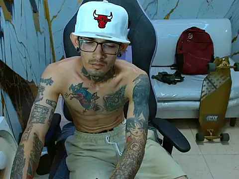 Snapshot of Boy_tatto77 chatting on 30, 3, 2026 Boy tatto77 online show from 30, 3, 2026