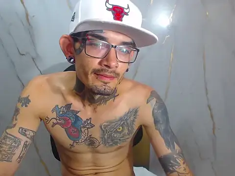 Snapshot of Boy_tatto77 chatting on 4, 4, 2026 Boy tatto77 online show from 4, 4, 2026