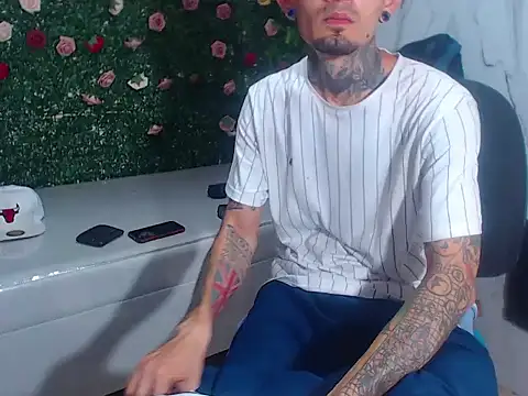 Snapshot of Boy_tatto77 chatting on 12, 5, 2026 Boy tatto77 online show from 12, 5, 2026