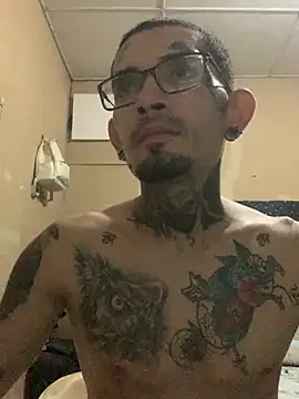 Snapshot of Boy_tatto77 chatting on 7, 7, 2026 Boy tatto77 online show from 7, 7, 2026