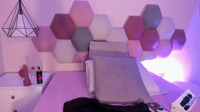Snapshot of GahiaBelucci chatting on 8, 6, 2026 GahiaBelucci online show from 8, 6, 2026