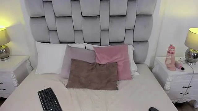 amber  ferrera online show from 19, 3, 2026