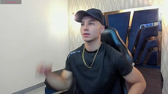 Snapshot of Noah_Clarkk chatting on 4, 5, 2026 Noah Clarkk online show from 4, 5, 2026