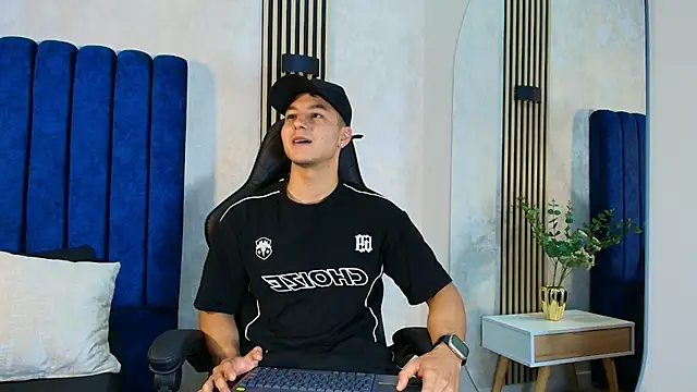Snapshot of Noah_Clarkk chatting on 17, 5, 2026 Noah Clarkk online show from 17, 5, 2026