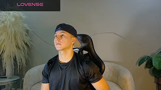 Snapshot of Noah_Clarkk chatting on 2, 7, 2026 Noah Clarkk online show from 2, 7, 2026