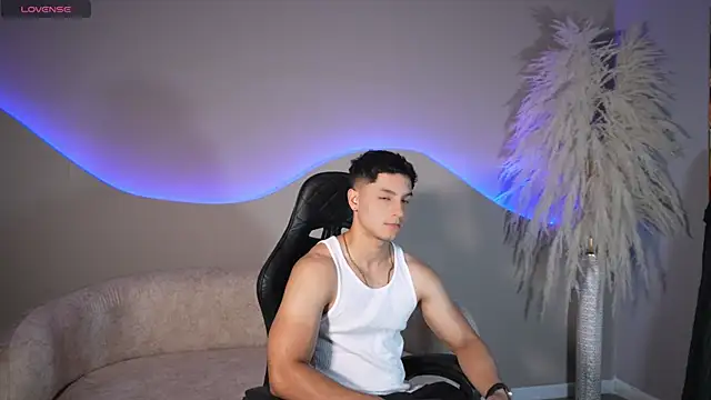 Snapshot of Noah_Clarkk chatting on 6, 7, 2026 Noah Clarkk online show from 6, 7, 2026