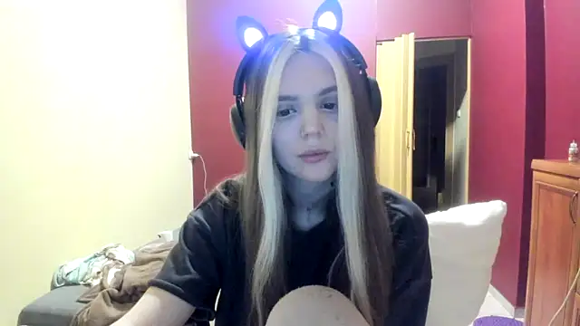 LunaAngell online show from 21, 12, 2025