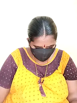 Snapshot of sirisha__9 chatting on 8, 4, 2026 sirisha 9 online show from 8, 4, 2026