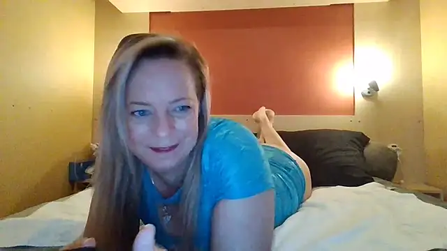 Miss-Chupagirly online show from 12, 1, 2026