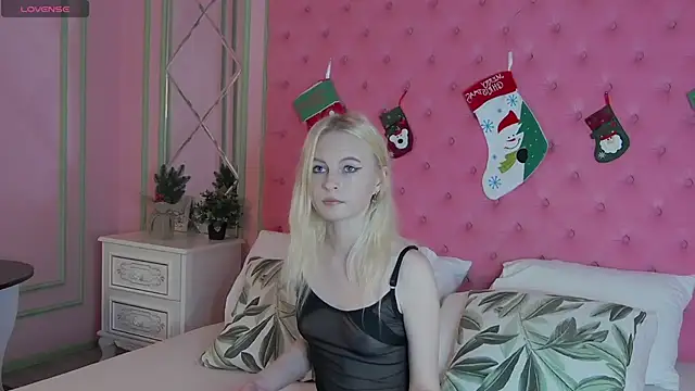 DaphneLewis online show from 21, 12, 2025