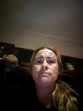 Brokenpixi online show from 21, 12, 2025