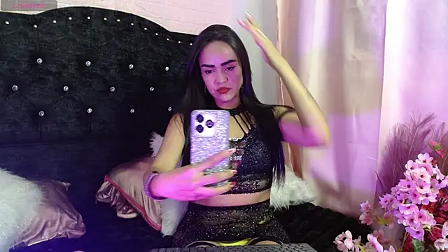 Ambar Rouxee online show from 5, 1, 2026