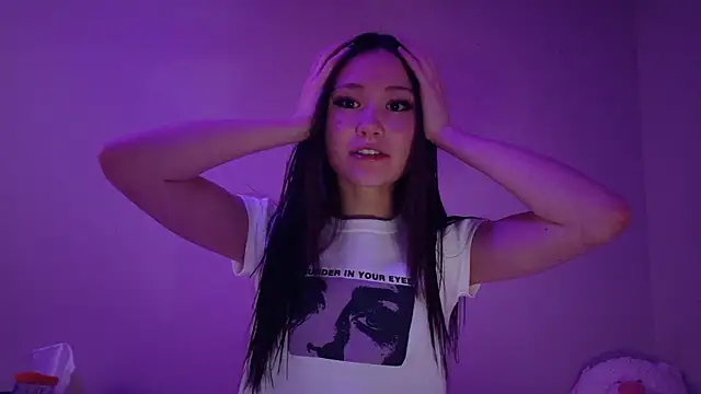 Snapshot of luvvivii chatting on 13, 1, 2026 luvvivii online show from 13, 1, 2026